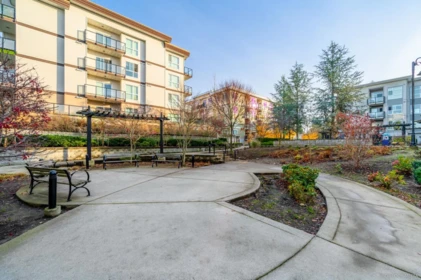 Backyard Photo of 323 13768 108 Avenue, Surrey, BC