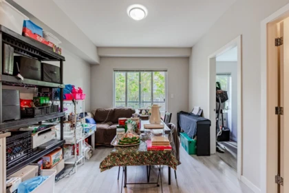 Kitchen Photo of 323 13768 108 Avenue, Surrey, BC