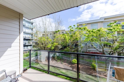 Powder Room Photo of 323 13768 108 Avenue, Surrey, BC