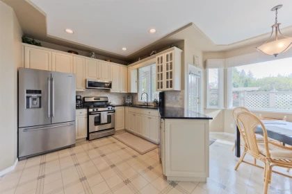 Breakfast Nook Photo of 15788 92a Avenue, Surrey, BC