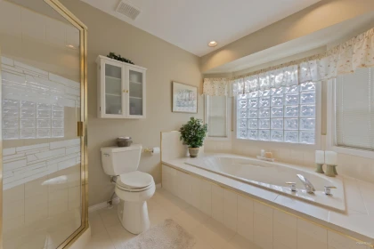 Entry Foyer Photo of 15788 92a Avenue, Surrey, BC