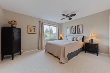 Hallway Photo of 15788 92a Avenue, Surrey, BC