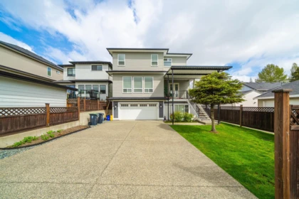 Garden / Landscaping Photo of 20576 70 Avenue, Langley, BC