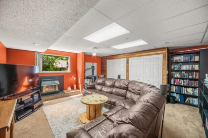 Entry Foyer Photo of 12241 80a Avenue, Surrey, BC