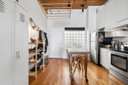 Walk-In Closet Photo of 321 2556 E Hastings Street, Vancouver, BC