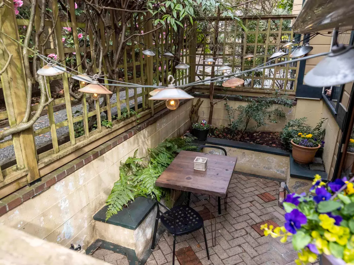 Dining Area Photo of 232 W 14th Avenue, Vancouver, BC