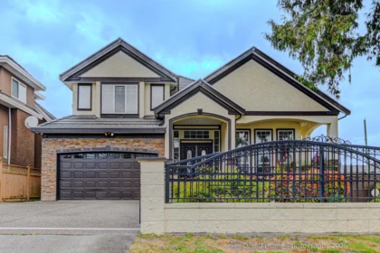 Fitness Center Photo Near 14995 71 Avenue, Surrey, BC