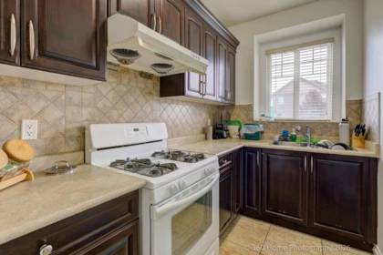 Laundry Room Photo of 14995 71 Avenue, Surrey, BC