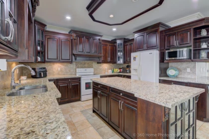 Office / Den Photo of 14995 71 Avenue, Surrey, BC