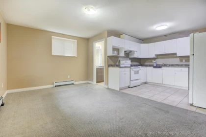 Swimming Pool Photo of 14995 71 Avenue, Surrey, BC