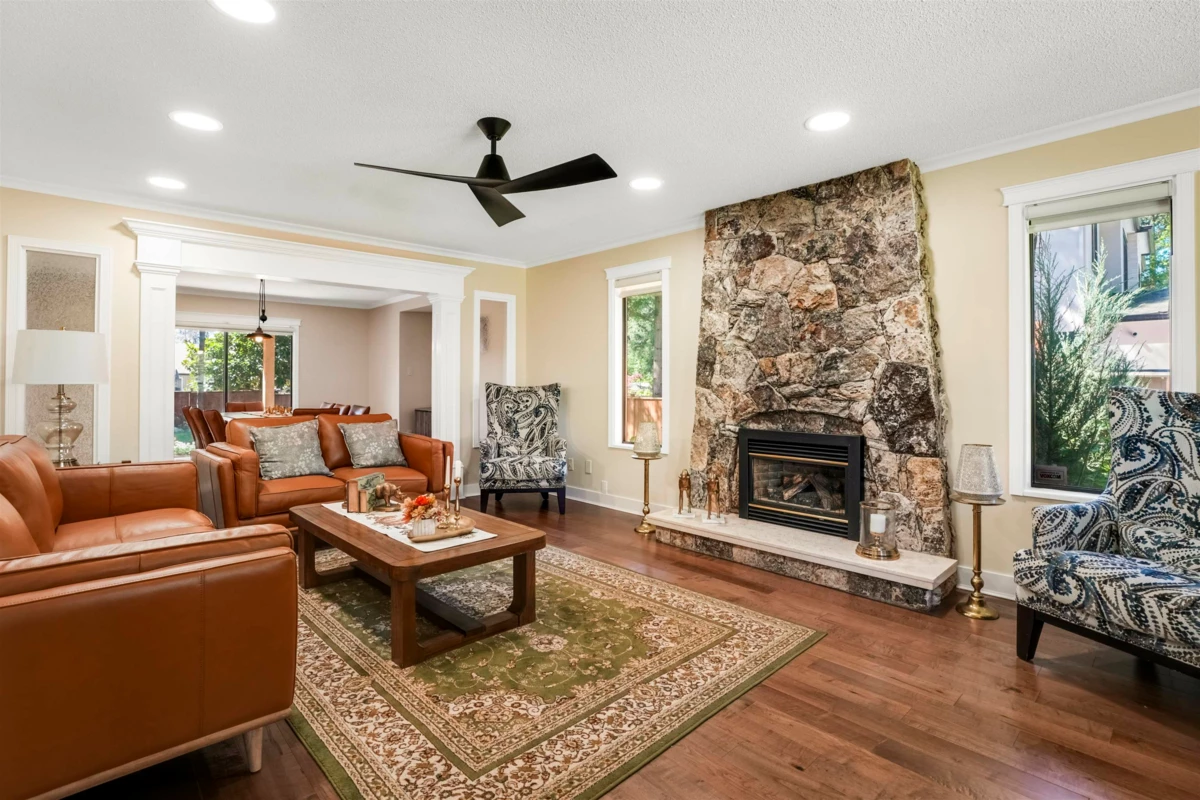 Family Room Photo of 13846 18 Avenue, Surrey, BC