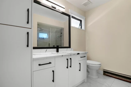Laundry Room Photo of 13846 18 Avenue, Surrey, BC