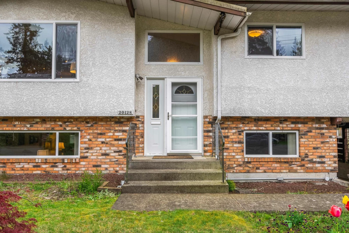 Family Room Photo of 20128 43 Avenue, Langley, BC