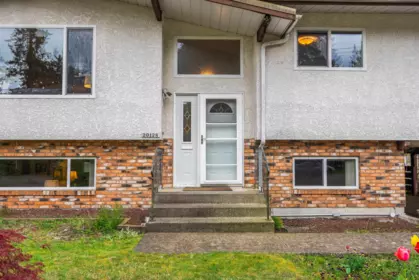20128 43 Avenue, Langley, BC, Langley — Single Family Residence for sale