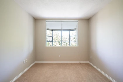 Entry Foyer Photo of 311 12148 224 Street, Maple Ridge, BC