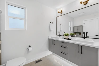 Mudroom Photo of 25065 112 Avenue, Maple Ridge, BC