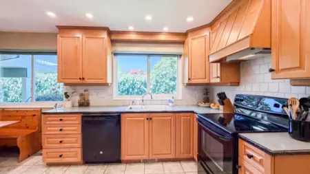 Walk-In Closet Photo of 10571 Trepassey Drive, Richmond, BC