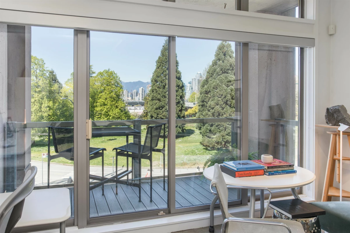 Dining Area Photo of 208 1529 W 6th Avenue, Vancouver, BC