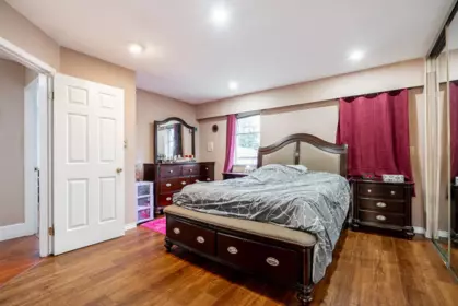 Hallway Photo of 12276 75a Avenue, Surrey, BC