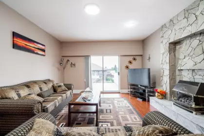 Powder Room Photo of 12276 75a Avenue, Surrey, BC