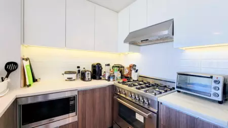 4003 4900 Lennox Lane, Burnaby, BC, Burnaby — Apartment/Condo for sale