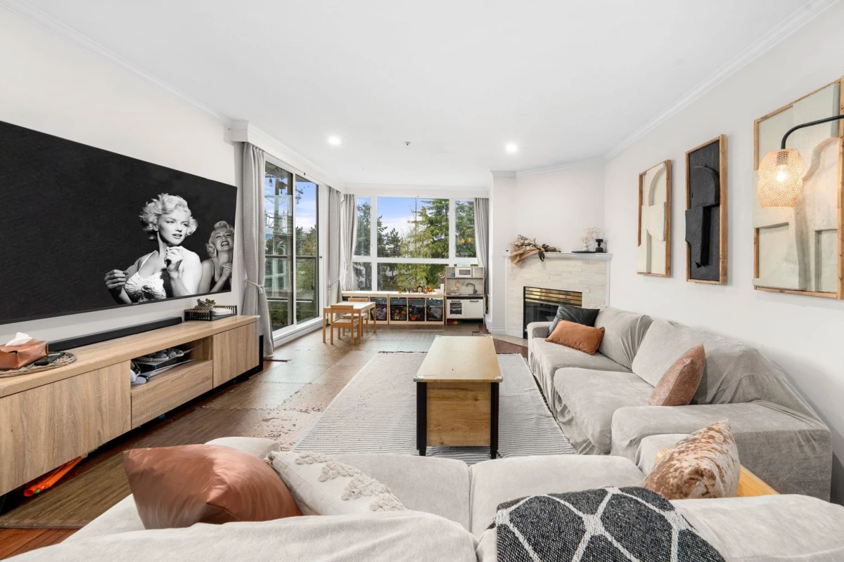 Family Room Photo of 305 1318 W 6th Avenue, Vancouver, BC