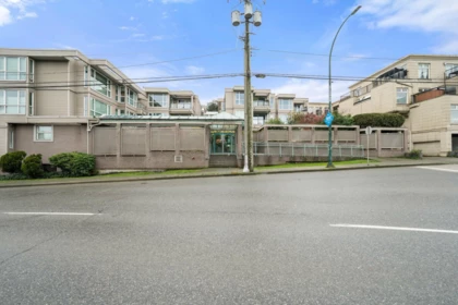 Outdoor Kitchen Photo of 305 1318 W 6th Avenue, Vancouver, BC