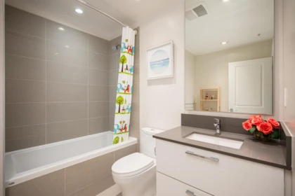 Hallway Photo of 1307 3487 Binning Road, Vancouver, BC