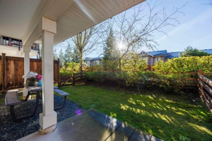 Entry Foyer Photo of 3 11282 Cottonwood Drive, Maple Ridge, BC