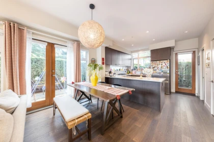 Kitchen Photo of 979 W 46th Avenue, Vancouver, BC
