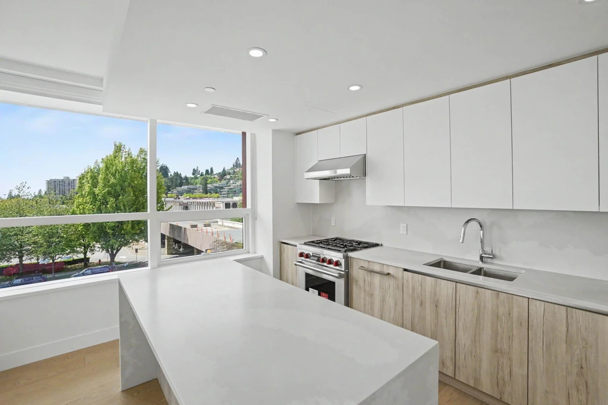 Family Room Photo of 414 423 6th Street, West Vancouver, BC