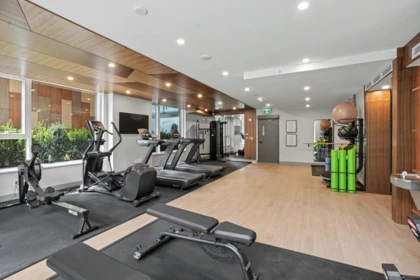 Basement Recreation Room Photo of 414 423 6th Street, West Vancouver, BC