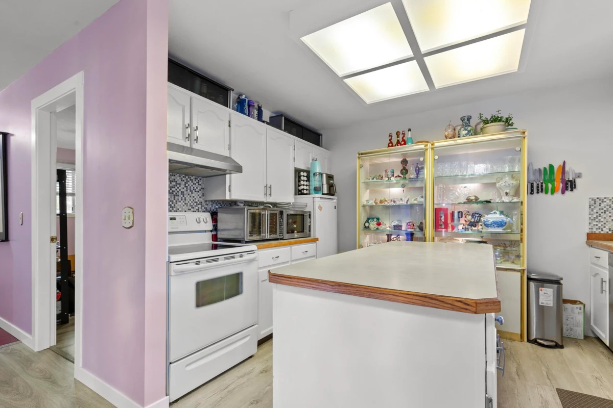 Family Room Photo of 11 32821 6 Avenue, Mission, BC