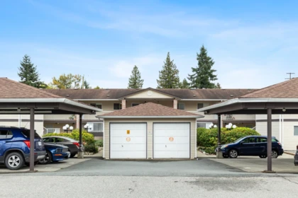 Backyard Photo of 11 32821 6 Avenue, Mission, BC