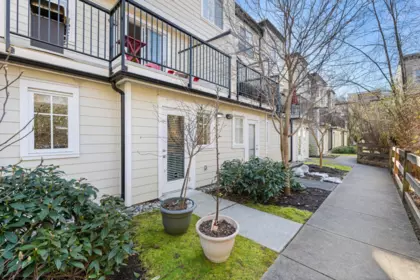 Hallway Photo of 2 15588 32 Avenue, Surrey, BC