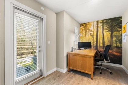 Mudroom Photo of 2 15588 32 Avenue, Surrey, BC