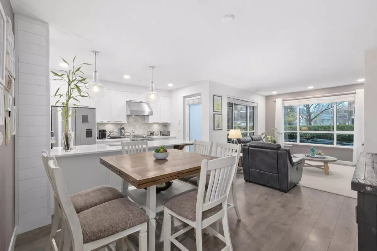 Family Room Photo of 110 33540 Mayfair Avenue, Abbotsford, BC