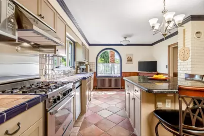 Kitchen Photo of 355 Cumberland Street, New Westminster, BC