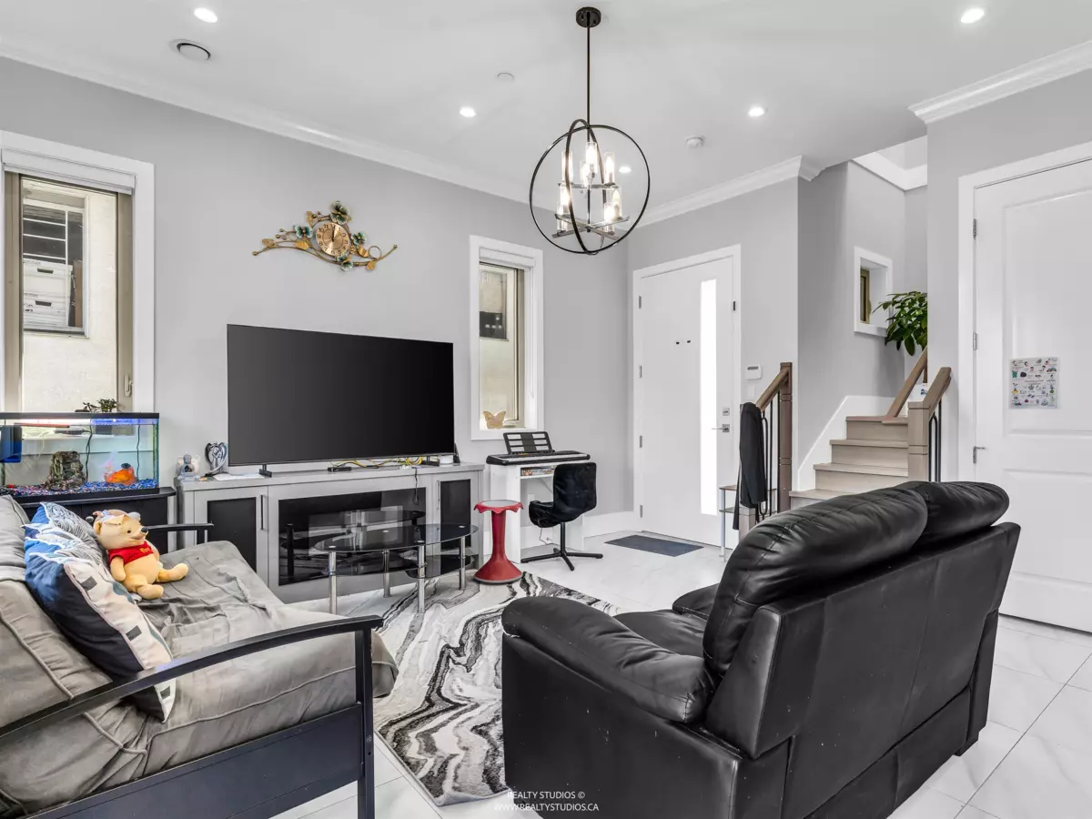 Family Room Photo of 2889 Mcgill Street, Vancouver, BC