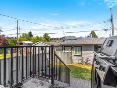 Entry Foyer Photo of 2889 Mcgill Street, Vancouver, BC