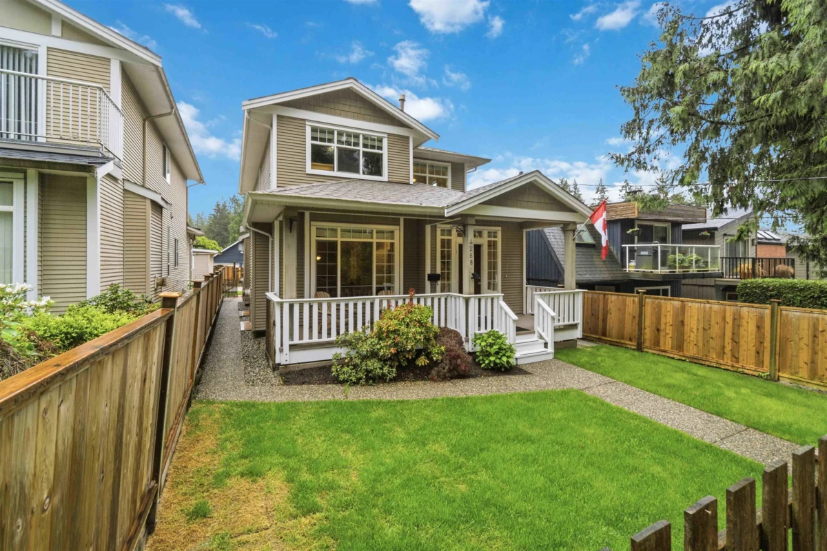 Family Room Photo of 4268 Hoskins Road, North Vancouver, BC