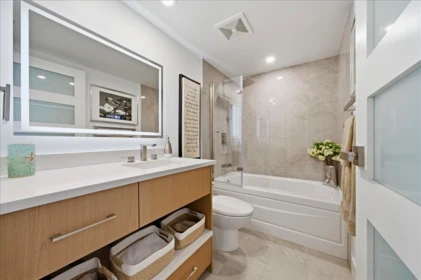 Swimming Pool Photo of 803 455 Beach Crescent, Vancouver, BC