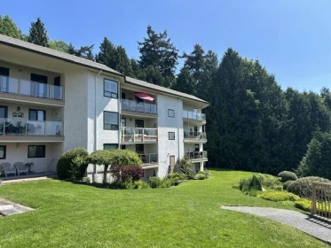 Backyard Photo of 401 1350 Vidal Street, White Rock, BC
