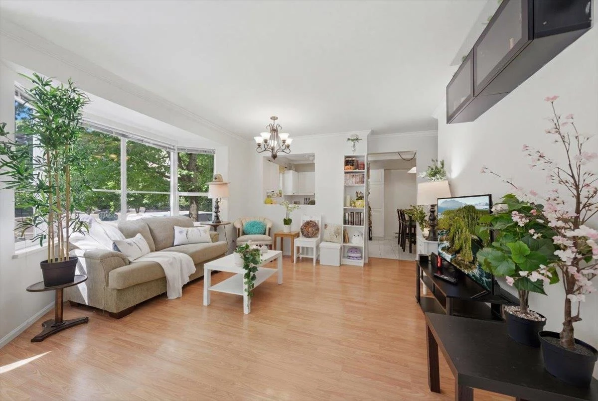 Dining Area Photo of 109 2620 Jane Street, Port Coquitlam, BC