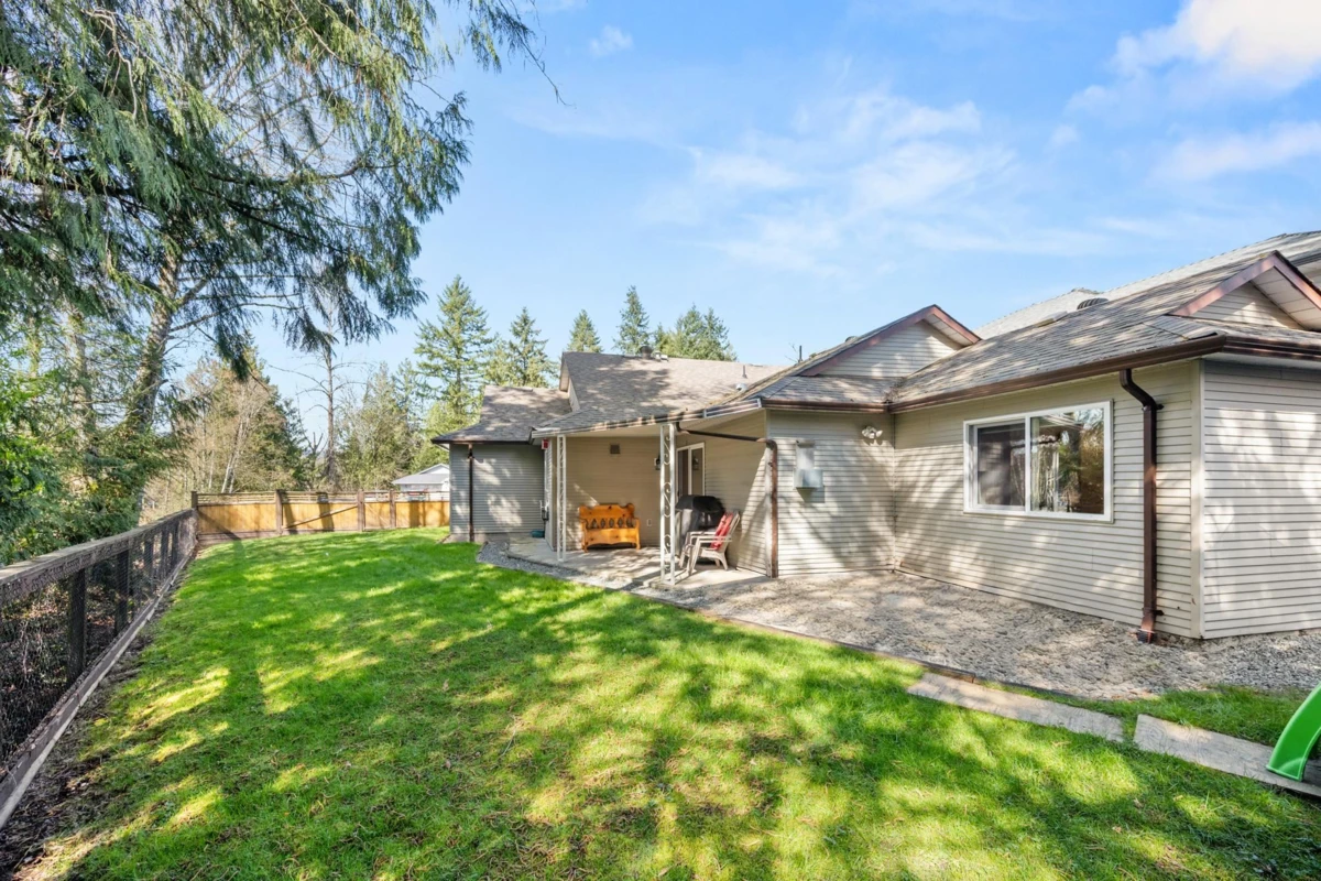 Family Room Photo of 23216 121a Avenue, Maple Ridge, BC