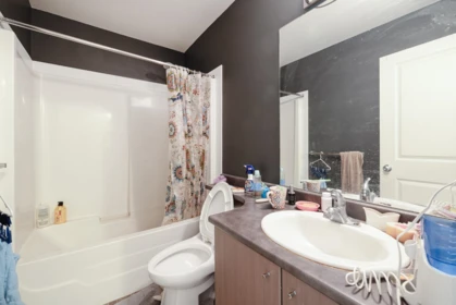 Primary Bathroom Photo of 78 15075 60 Avenue, Surrey, BC