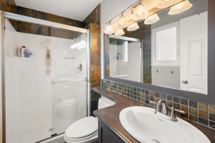 Basement Recreation Room Photo of 15464 Poplar Street, Surrey, BC