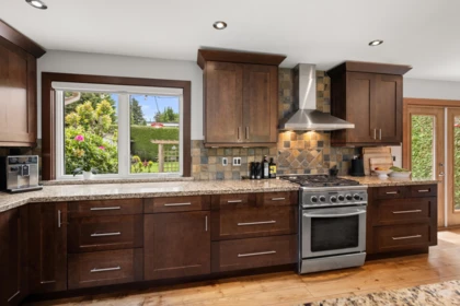 Breakfast Nook Photo of 15464 Poplar Street, Surrey, BC