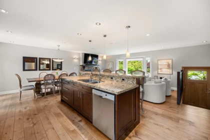 Kitchen Island Photo of 15464 Poplar Street, Surrey, BC