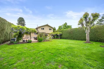 Swimming Pool Photo of 15464 Poplar Street, Surrey, BC